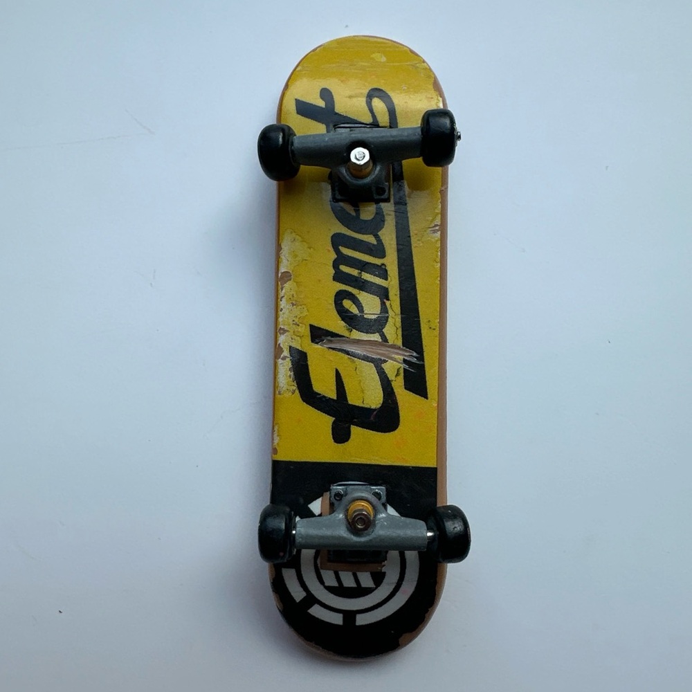 Rare Element Tech Deck Pro Skater 4” Hand Board Independent Trucks Yellow Black